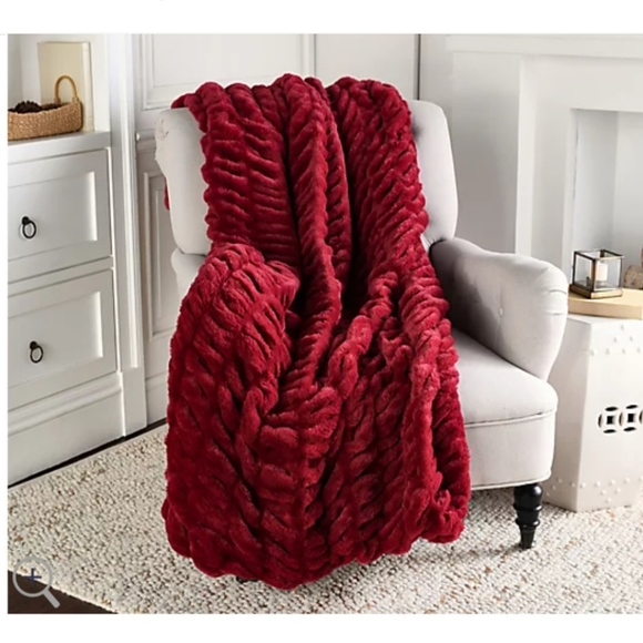 dennis basso Bedding Hotel Ducobb Oversized Luxury Ruched Faux Fur